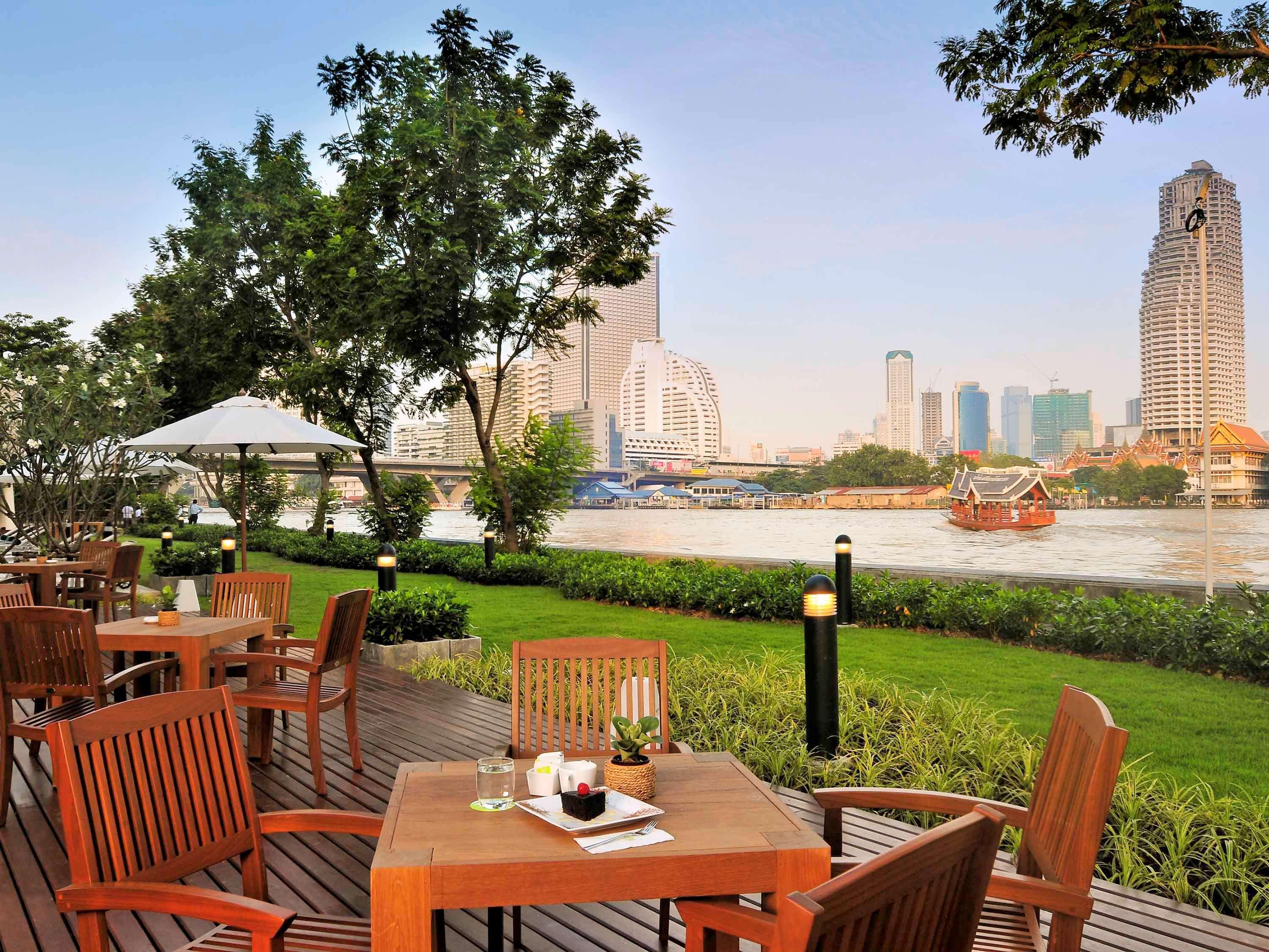 Ibis Bangkok Riverside Екстериор снимка