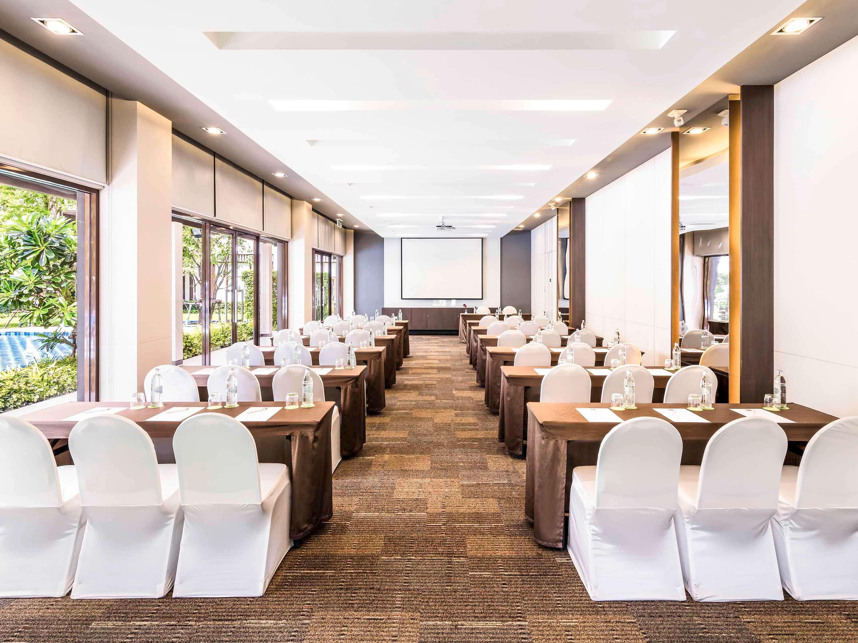 Ibis Bangkok Riverside Екстериор снимка