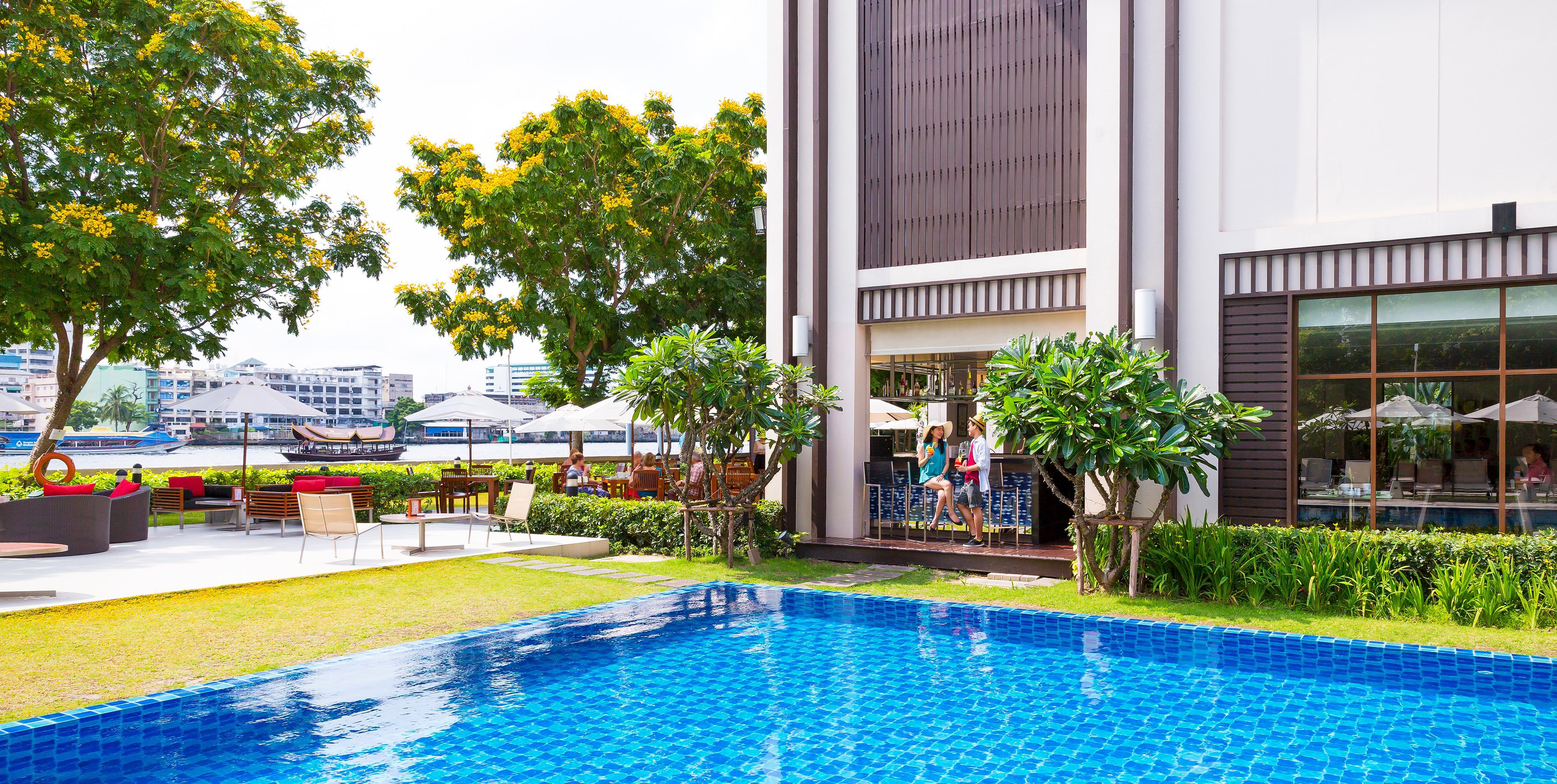 Ibis Bangkok Riverside Екстериор снимка