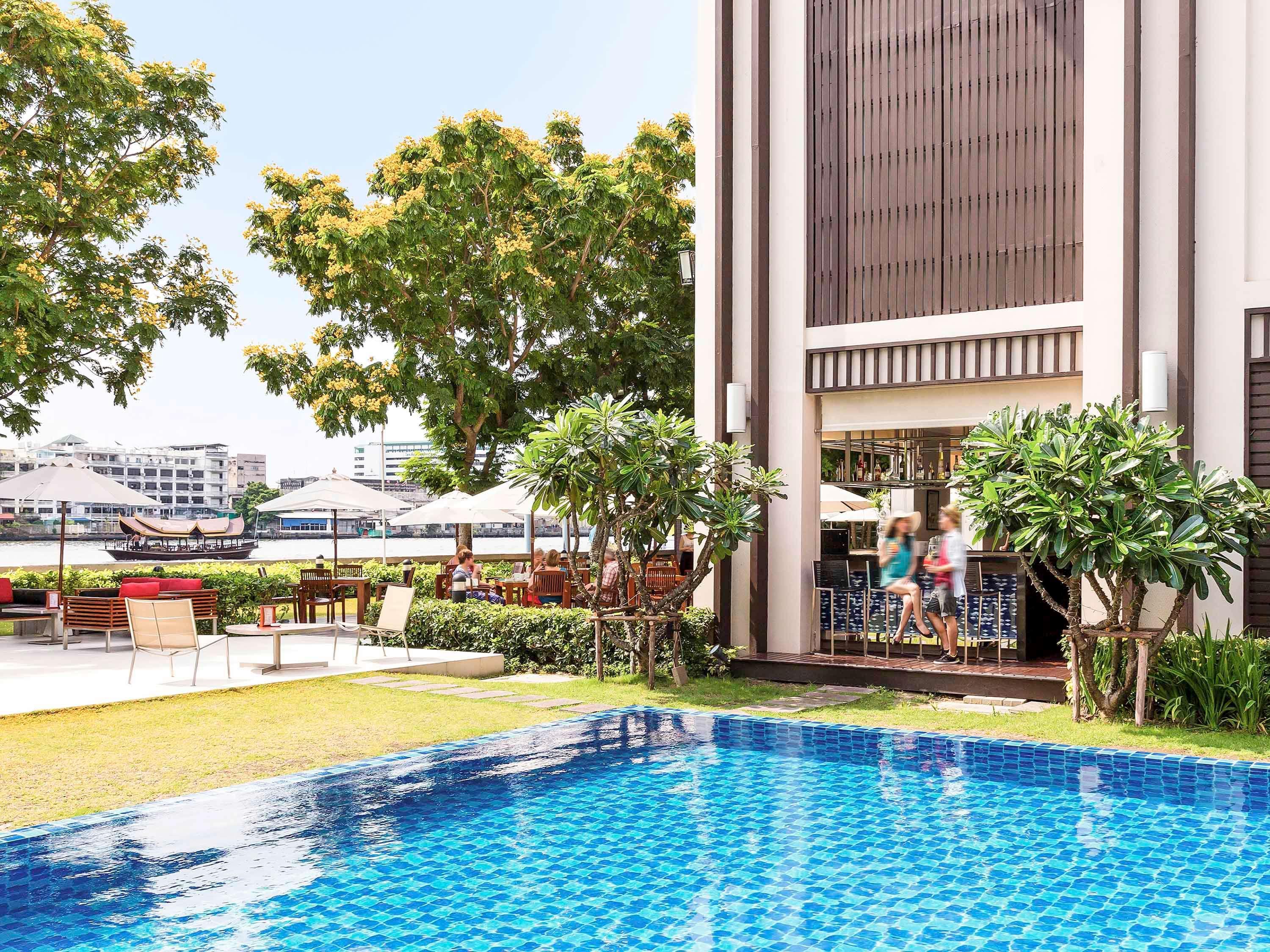 Ibis Bangkok Riverside Екстериор снимка