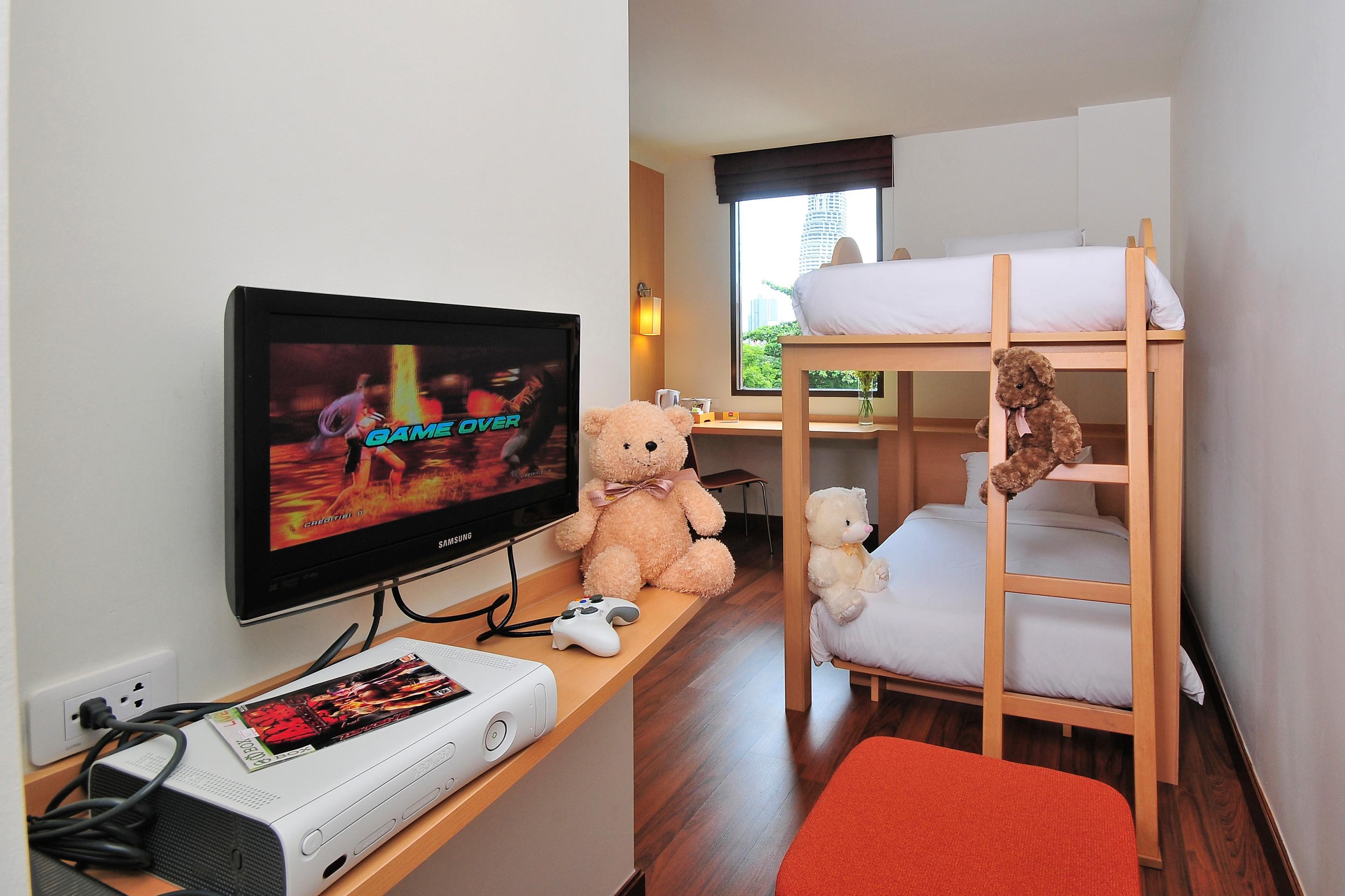 Ibis Bangkok Riverside Екстериор снимка