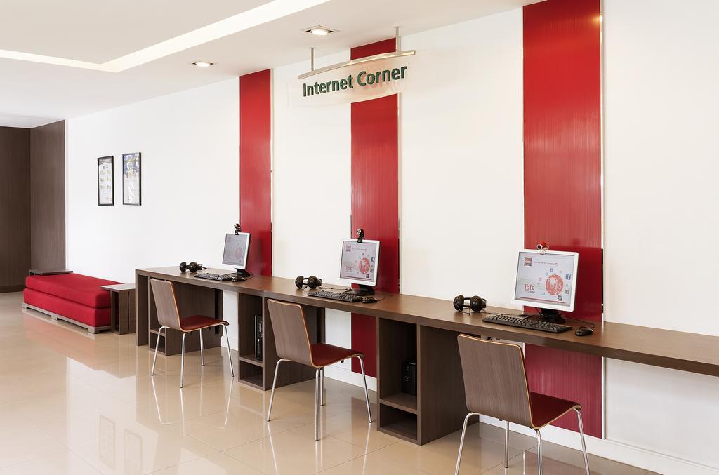 Ibis Bangkok Riverside Екстериор снимка